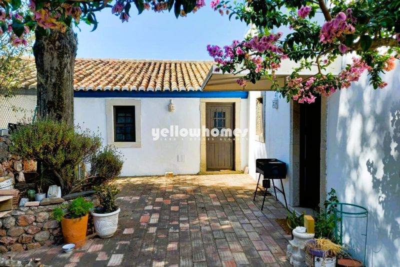 Casa rural com vistas panorâmicas e potencial de expansão perto de Loulé